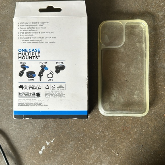 Quad lock weather proof charger & cover for iPhone - Picture 2 of 3